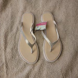 NWT Ladies Flip Flops Large 9/10